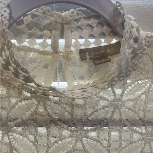 Chic Cream Lace Blouse for Women - Picture 2 of 5